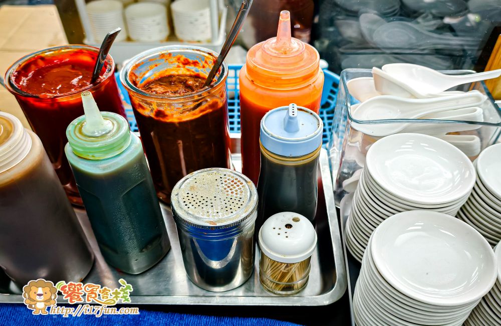 正宗鴨肉飯│高雄必吃人氣小吃！連米其林必比登都推薦，從主食到小菜，樣樣都美味~