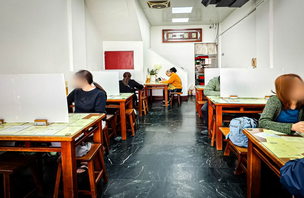 正宗鴨肉飯│高雄必吃人氣小吃！連米其林必比登都推薦，從主食到小菜，樣樣都美味~