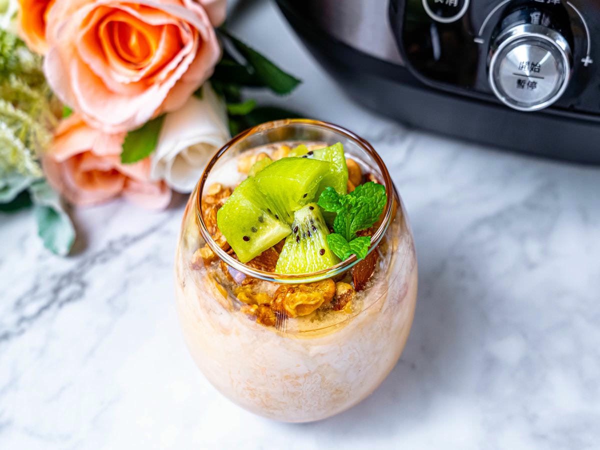 奇異果堅果優格食譜│超簡單！免廚藝、免工具，營養、美味又快速，只要3分鐘就能完成的早餐，簡單懶人料理