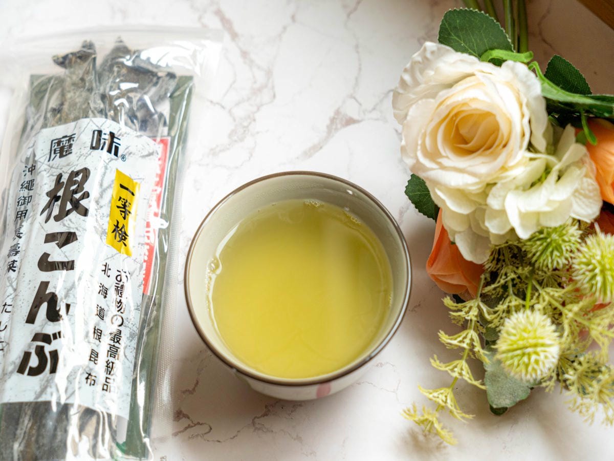 昆布柴魚高湯食譜│超簡單，只要二種食材，也不用費時熬煮，也能輕鬆擁有萬用高湯，炒菜、蒸蛋、火鍋湯底都可以！