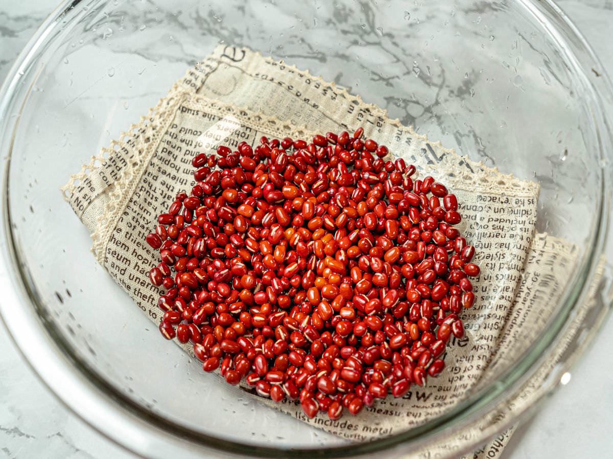 紅豆湯食譜│免浸泡、免炒豆、免顧爐火，想到就煮不用先準備，一樣可以煮出粒粒分明的紅豆湯，是冷熱皆宜的甜湯