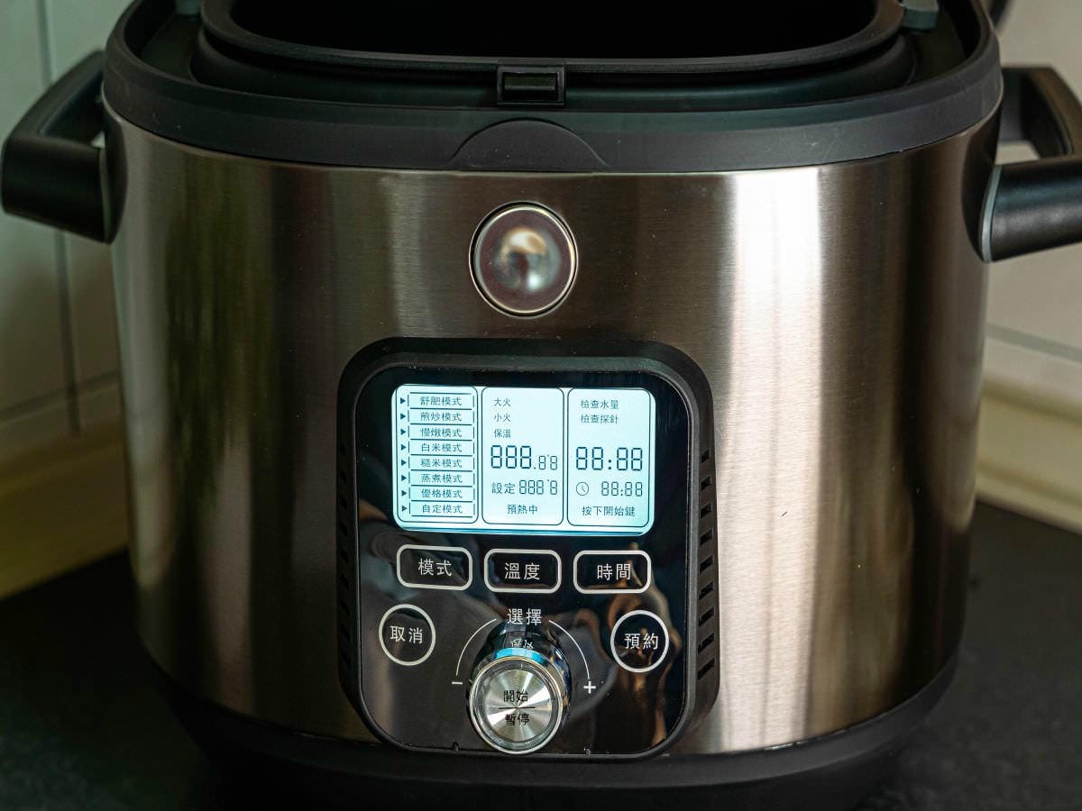 SOUSV pot 舒肥萬用鍋│廚房神隊友！擁有七大功能，一台就能料理 200 種以上不同的菜色