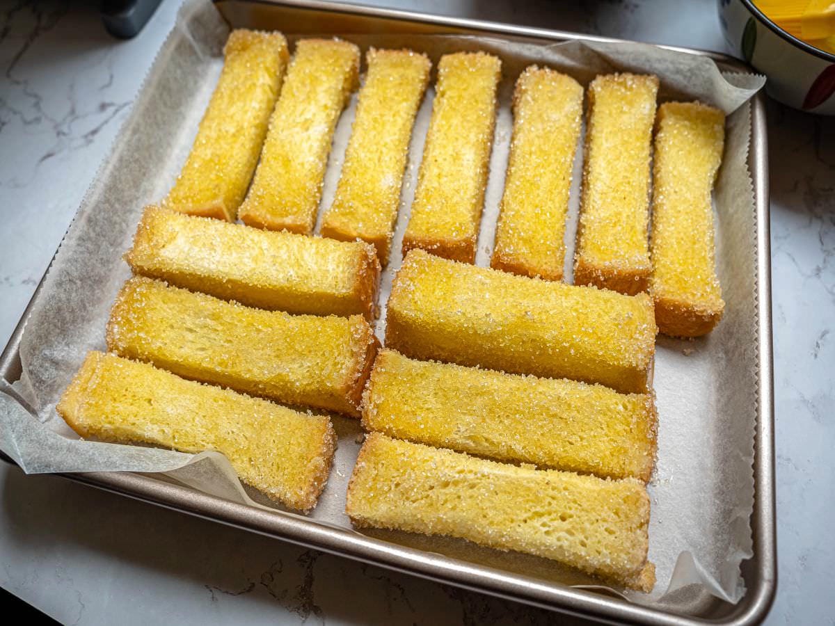 奶油酥條食譜│花蓮名產自製好簡單，只要3種食材，輕鬆簡單就能完成，酥脆又涮嘴，一支接著一支吃不停~