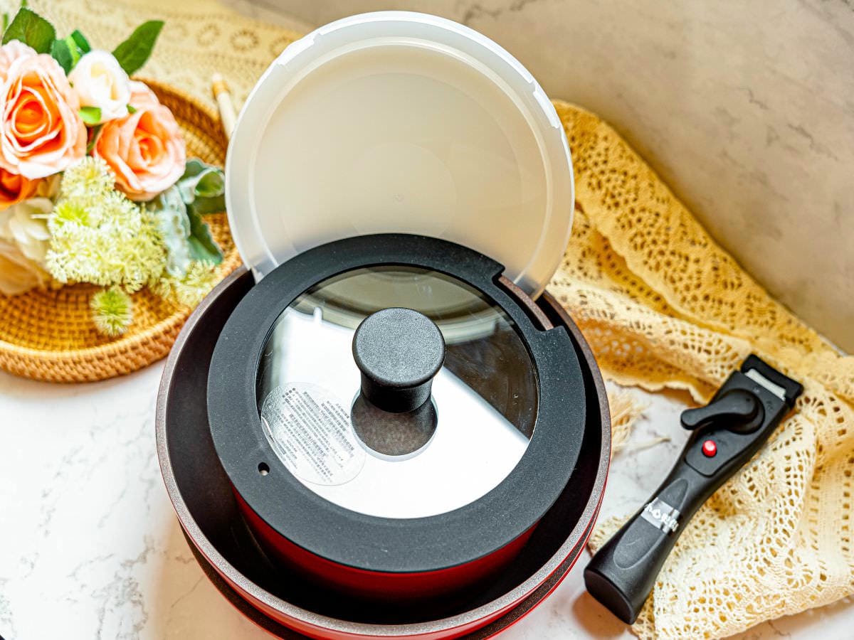 KOIZUMI 日本小泉不沾平底鍋六件組｜可以直接放烤箱、放冰箱，擁有可拆式把手，方便堆疊收納，6件組竟2000有找