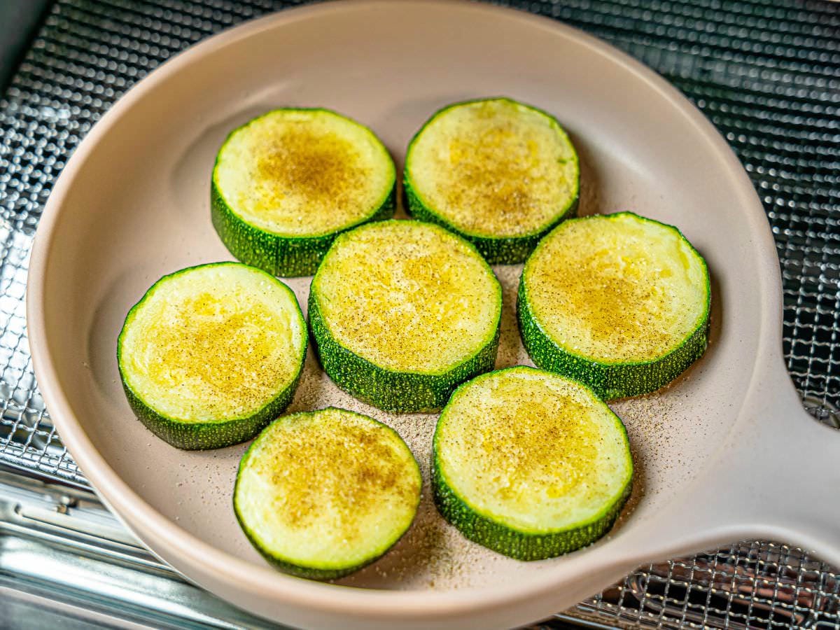 烤櫛瓜食譜│超簡單,無油煙料理,0廚藝也能輕鬆完成,低GI、低熱量,懶人料理,多汁又鮮甜 - 第3張圖 烤櫛瓜食譜│超簡單,無油煙料理,0廚藝也能輕鬆完成,低GI、低熱量,懶人料理,多汁又鮮甜