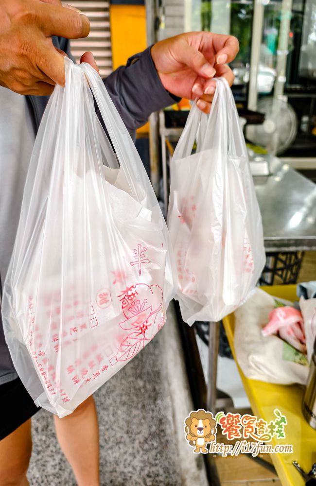 周胖子黃橋燒餅│高雄20多年老店！門面低調不顯眼，每天現烤出爐就排隊的人氣燒餅，甜鹹通通有