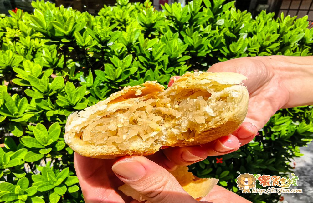 周胖子黃橋燒餅│高雄20多年老店！門面低調不顯眼，每天現烤出爐就排隊的人氣燒餅，甜鹹通通有