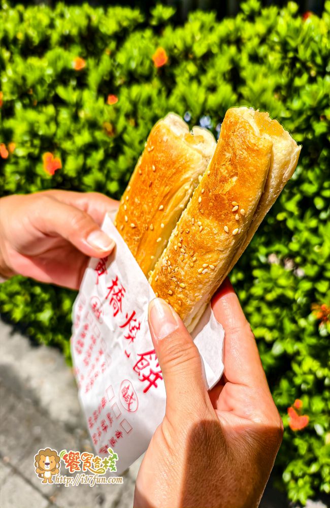 周胖子黃橋燒餅│高雄20多年老店！門面低調不顯眼，每天現烤出爐就排隊的人氣燒餅，甜鹹通通有