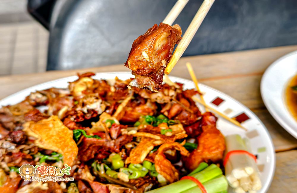 佳香北平烤鴨│高雄人氣烤鴨老店！在地人最愛的北平烤鴨，可一鴨三吃片鴨多汁、鹹酥香脆、炒骨入味，香氣迷人、令人回味無窮