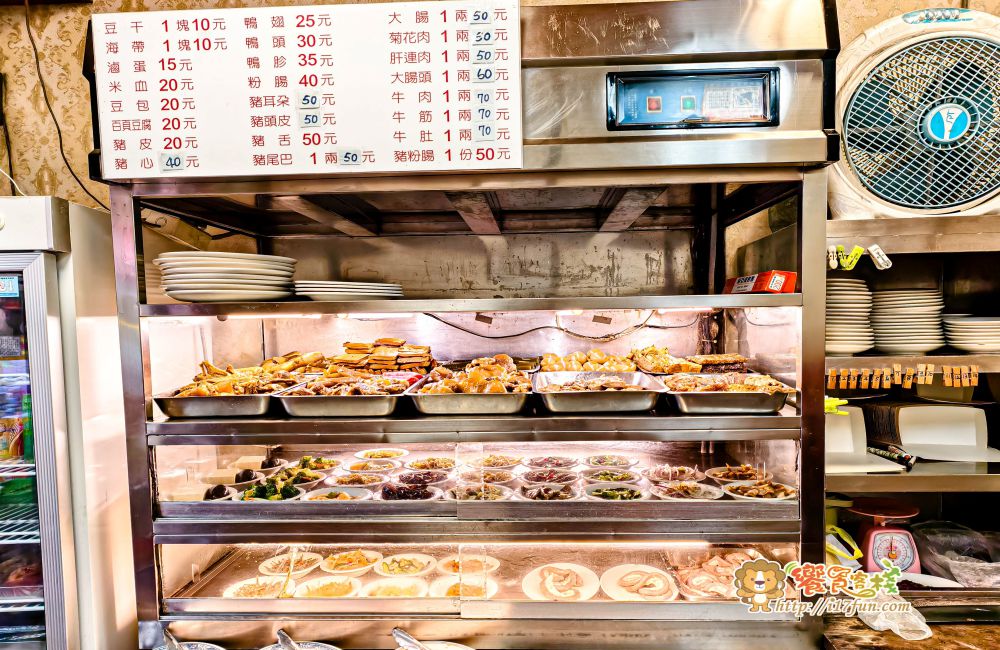 阿幕麵店│高雄人氣麵店！不走排隊名店路線，卻是在地人反覆回訪的口袋名單，滷味、小菜、麵食一次滿足