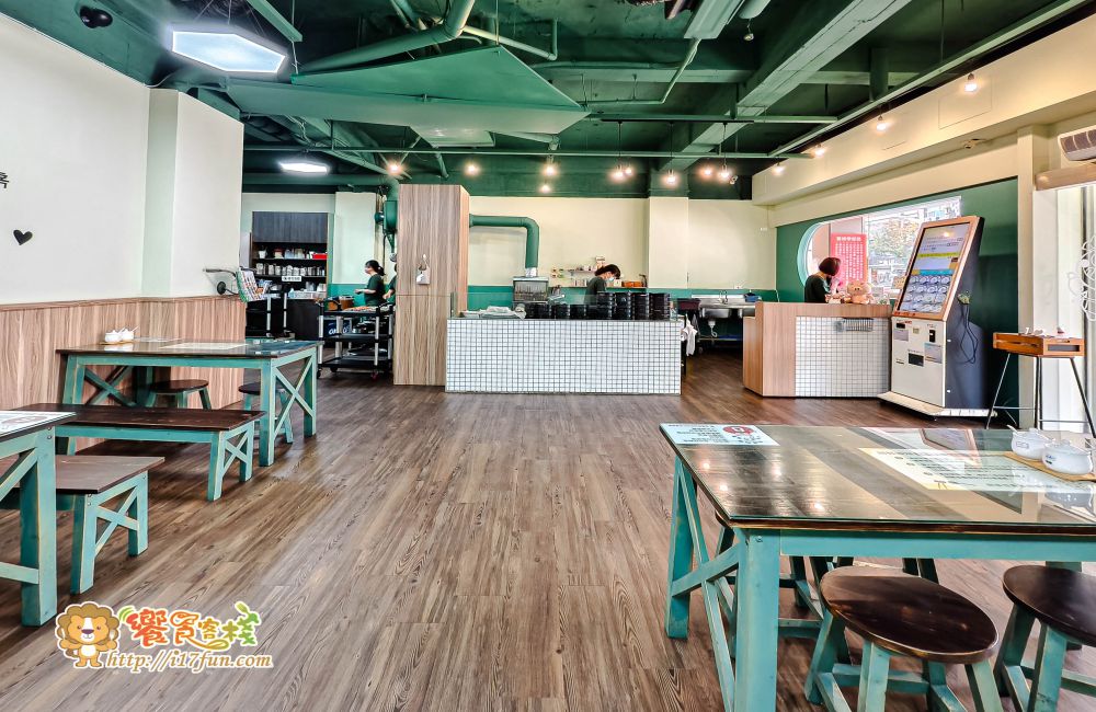 小月 釜山豬肉湯飯專賣店│高雄少見釜山風味!豬骨湯熬八小時,清爽不膩!每一口都能品味到濃郁甘甜的原汁原味 - 第3張圖 小月 釜山豬肉湯飯專賣店│高雄少見釜山風味!豬骨湯熬八小時,清爽不膩!每一口都能品味到濃郁甘甜的原汁原味