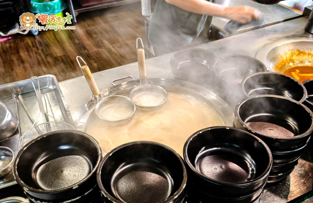 小月 釜山豬肉湯飯專賣店│高雄少見釜山風味!豬骨湯熬八小時,清爽不膩!每一口都能品味到濃郁甘甜的原汁原味 - 第9張圖 小月 釜山豬肉湯飯專賣店│高雄少見釜山風味!豬骨湯熬八小時,清爽不膩!每一口都能品味到濃郁甘甜的原汁原味