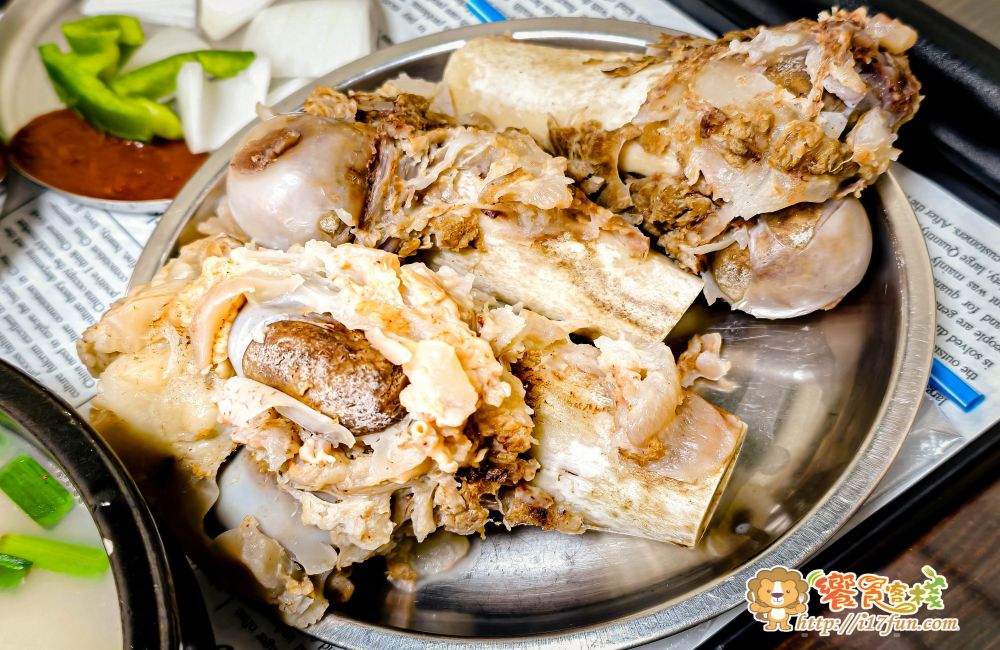 小月 釜山豬肉湯飯專賣店│高雄少見釜山風味!豬骨湯熬八小時,清爽不膩!每一口都能品味到濃郁甘甜的原汁原味 - 第14張圖 小月 釜山豬肉湯飯專賣店│高雄少見釜山風味!豬骨湯熬八小時,清爽不膩!每一口都能品味到濃郁甘甜的原汁原味