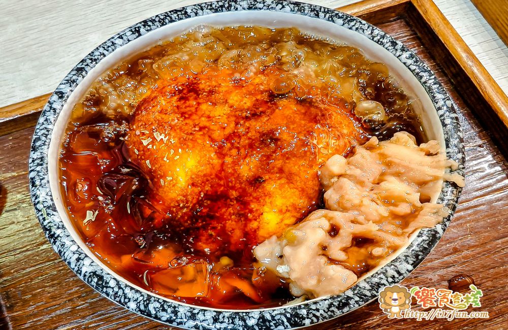 顏記豆莊│高雄隱藏版甜品！滑嫩豆花遇上薄脆焦糖層，配上多種配料，呈現多層次的風味