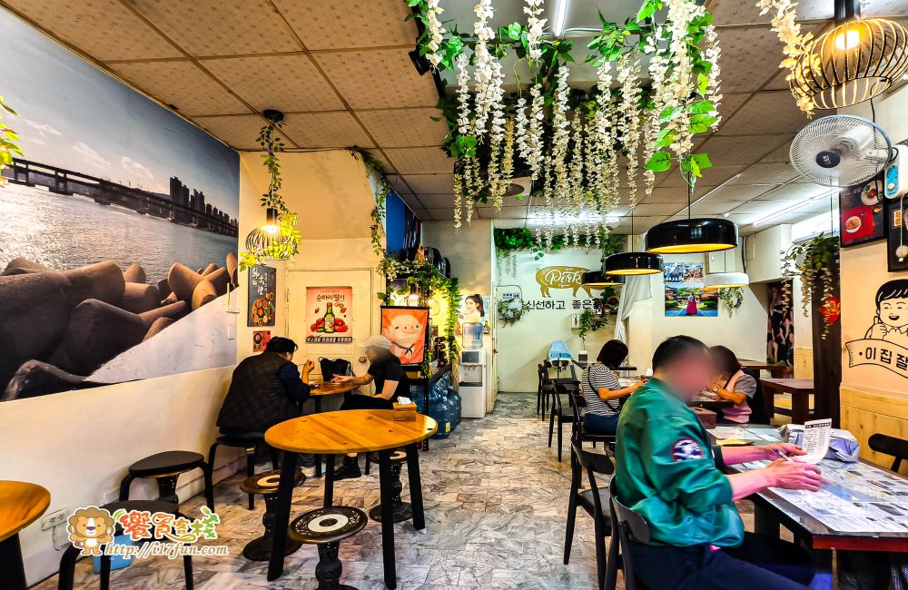 大叔豬肉湯飯│高雄韓式料理推薦！釜山大叔開的豬肉湯飯店，不用飛韓國也能吃到道地釜山味，湯頭濃郁暖胃又平價