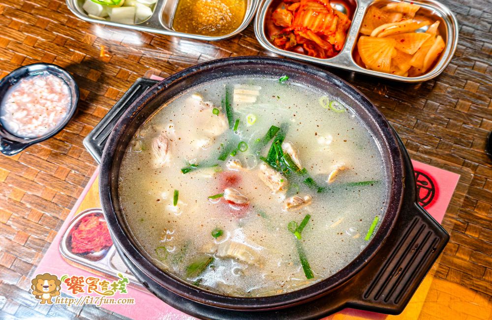 大叔豬肉湯飯│高雄韓式料理推薦！釜山大叔開的豬肉湯飯店，不用飛韓國也能吃到道地釜山味，湯頭濃郁暖胃又平價