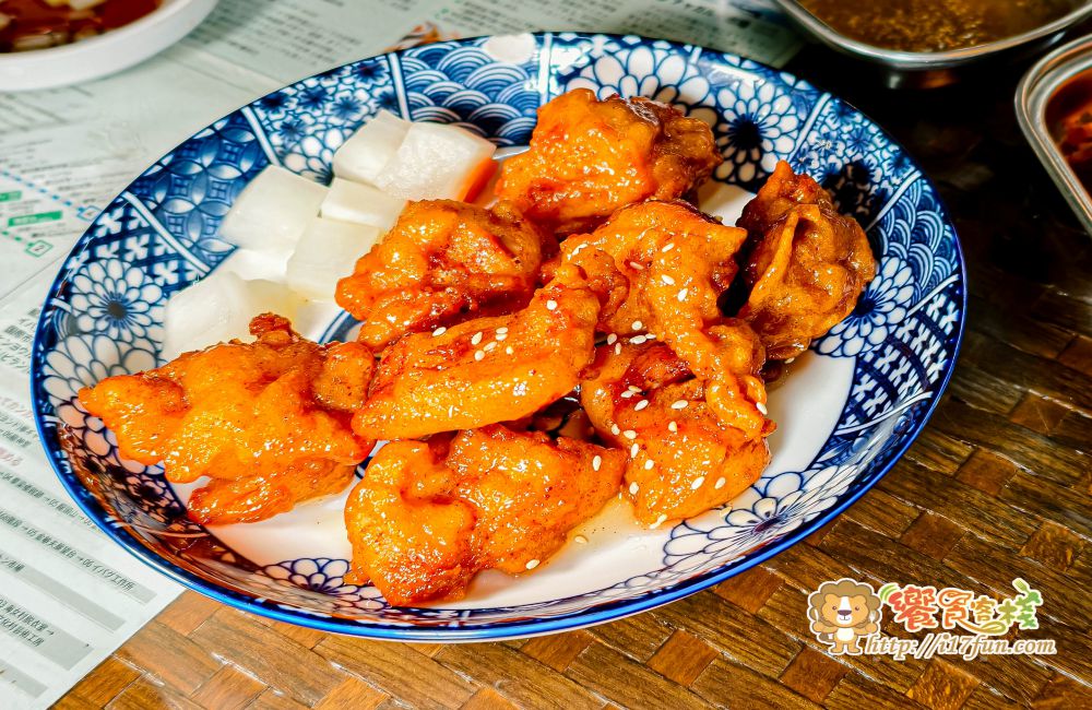 大叔豬肉湯飯│高雄韓式料理推薦！釜山大叔開的豬肉湯飯店，不用飛韓國也能吃到道地釜山味，湯頭濃郁暖胃又平價