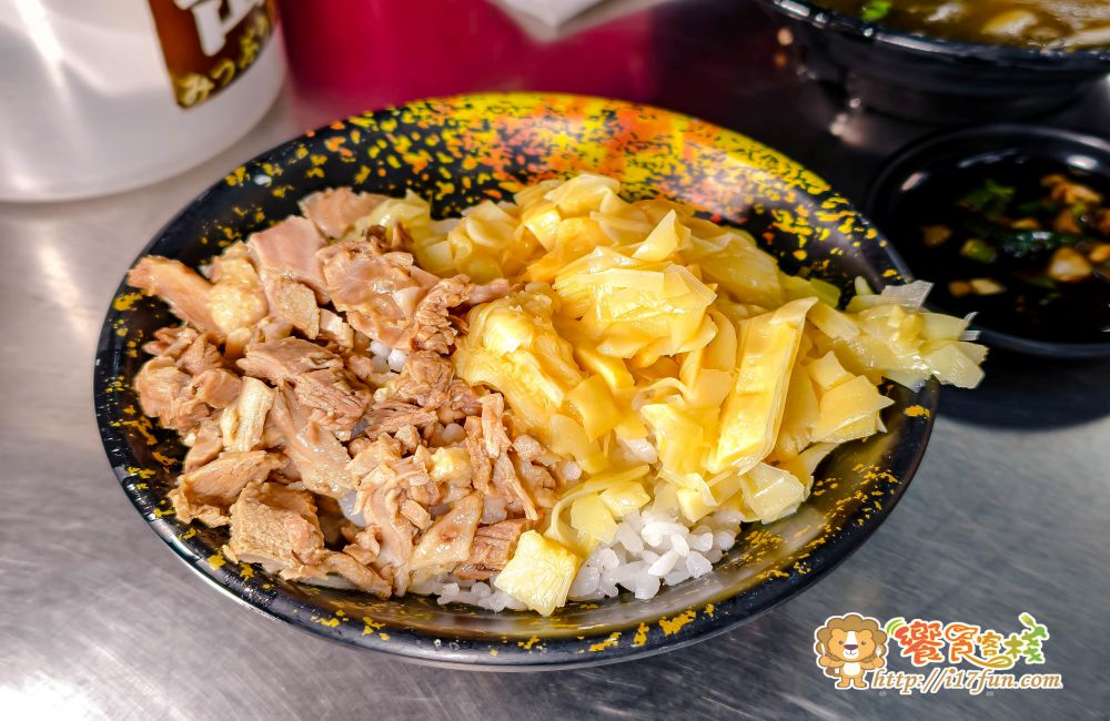 天下第一味生炒鴨肉羹│高雄人氣小吃!開放式廚房還能欣賞火焰秀,十足的鍋鑊氣及焦香味,層次豐富讓人一訪再訪 - 第13張圖 天下第一味生炒鴨肉羹│高雄人氣小吃!開放式廚房還能欣賞火焰秀,十足的鍋鑊氣及焦香味,層次豐富讓人一訪再訪