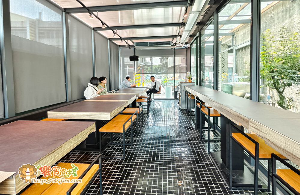 翰鴨子古法炭火烤鴨│高雄烤鴨推薦！質感玻璃屋用餐空間，精緻外帶盒裝，野餐露營都方便