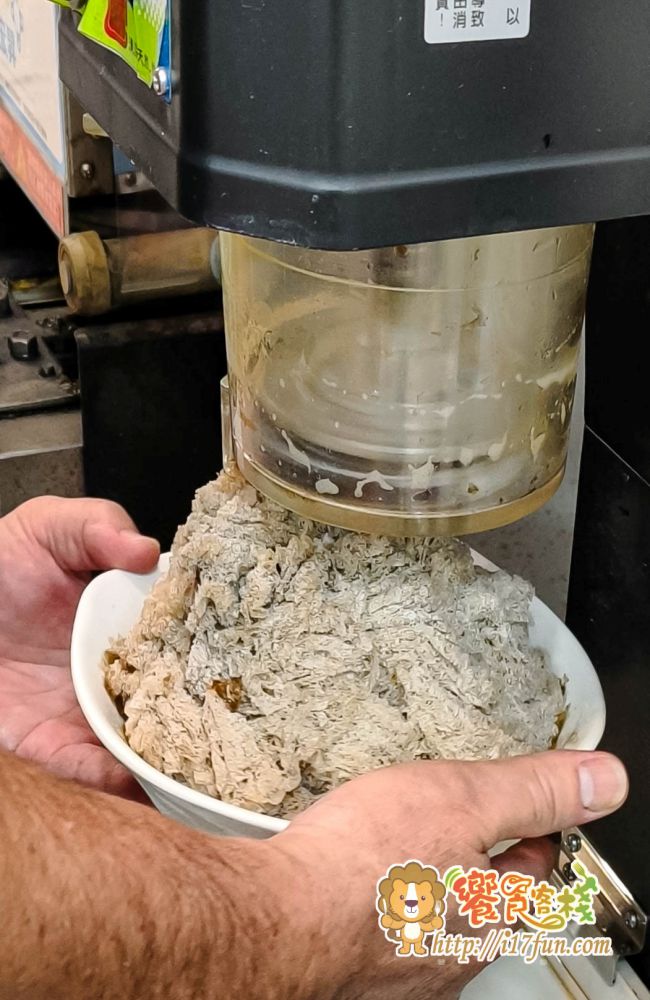 豐彩嫩Q仙草│高雄人氣甜品店！主打手工熬煮仙草凍＋刨冰，在地經營10多年，不用飛澎湖也能吃到清爽不膩的仙草冰~