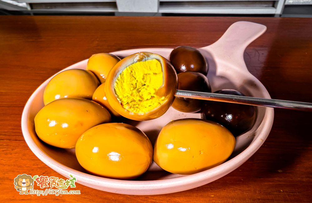 長春蛋品行│高雄60年隱藏版老店！販售各式生蛋、鹹蛋、皮蛋以及每日限量的滷蛋與鐵蛋，是市場裡不可錯過的庶民美味