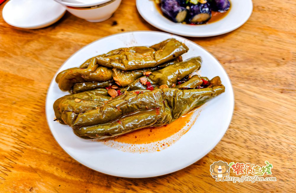 榮園餡餅粥│高雄近40年老店!眷村風味北方麵食從餡餅、蒸餃、烙餅到捲餅一次滿足的經典老味道 - 第12張圖 榮園餡餅粥│高雄近40年老店!眷村風味北方麵食從餡餅、蒸餃、烙餅到捲餅一次滿足的經典老味道