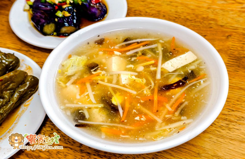 榮園餡餅粥│高雄近40年老店!眷村風味北方麵食從餡餅、蒸餃、烙餅到捲餅一次滿足的經典老味道 - 第20張圖 榮園餡餅粥│高雄近40年老店!眷村風味北方麵食從餡餅、蒸餃、烙餅到捲餅一次滿足的經典老味道