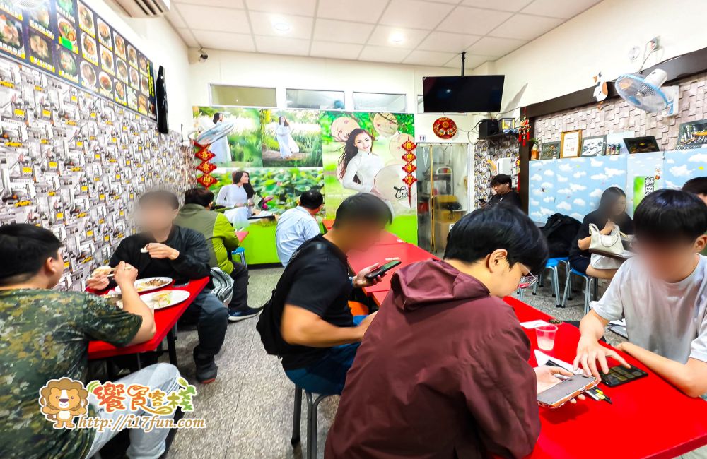 阿荷台灣越南美食│高雄超人氣越南料理!餐點高達70多種,目前通通百元有找,還提供免費蜂蜜檸檬水超加分 - 第3張圖 阿荷台灣越南美食│高雄超人氣越南料理!餐點高達70多種,目前通通百元有找,還提供免費蜂蜜檸檬水超加分