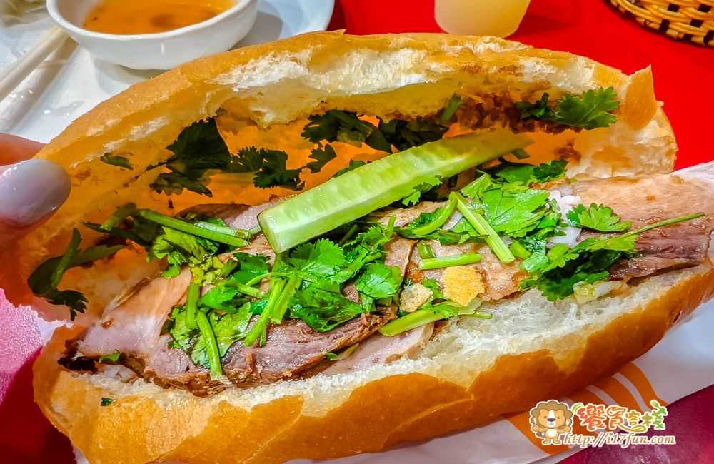 阿荷台灣越南美食│高雄超人氣越南料理!餐點高達70多種,目前通通百元有找,還提供免費蜂蜜檸檬水超加分 - 第14張圖 阿荷台灣越南美食│高雄超人氣越南料理!餐點高達70多種,目前通通百元有找,還提供免費蜂蜜檸檬水超加分