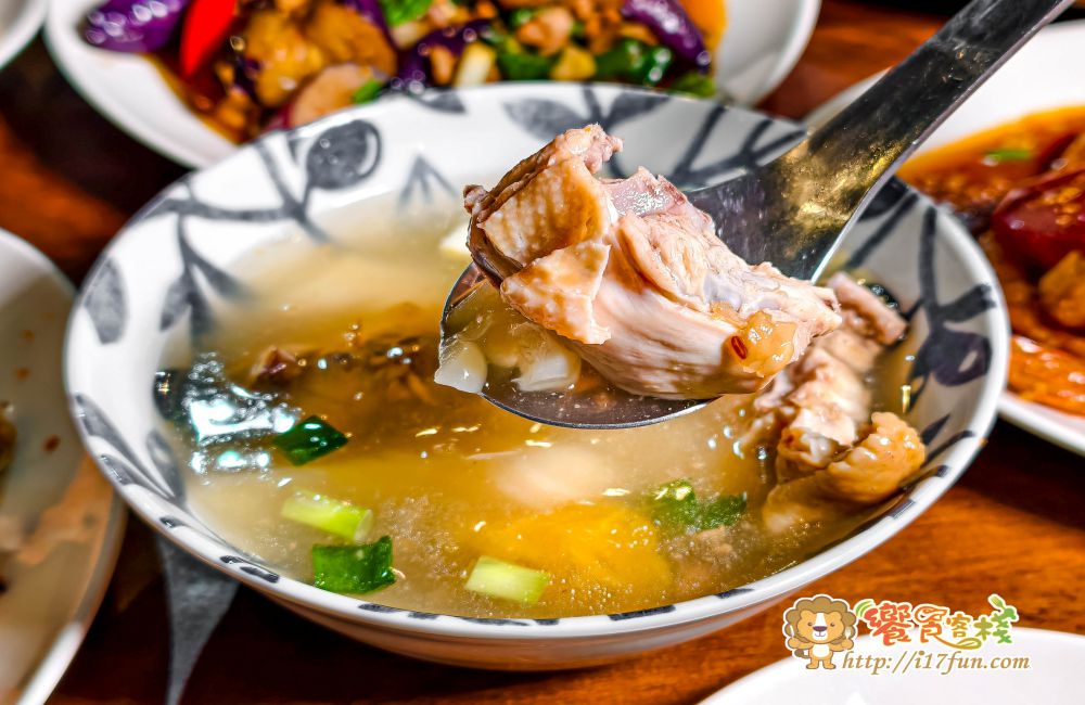 大大廚房│高雄聚餐好選擇!百道料理自由選擇,從家常菜、熱炒、異國風味應有盡有,搭配不定期駐唱音樂更添用餐氛圍 - 第38張圖 大大廚房│高雄聚餐好選擇!百道料理自由選擇,從家常菜、熱炒、異國風味應有盡有,搭配不定期駐唱音樂更添用餐氛圍