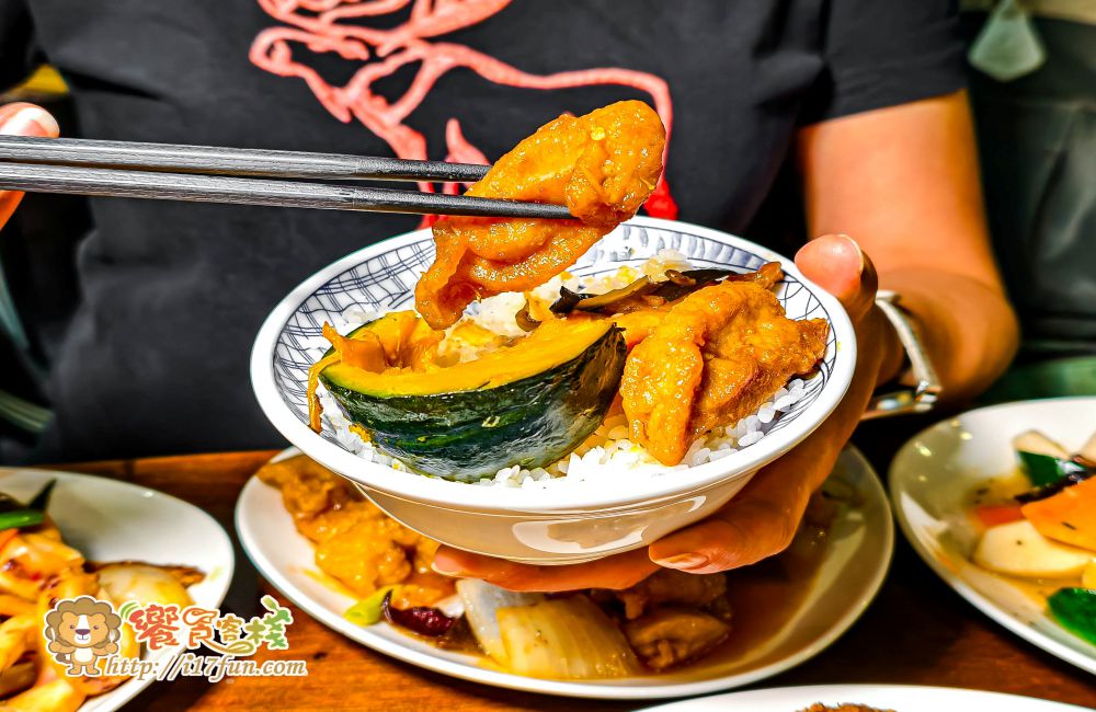 大大廚房│高雄聚餐好選擇！百道料理自由選擇，從家常菜、熱炒、異國風味應有盡有，搭配不定期駐唱音樂更添用餐氛圍