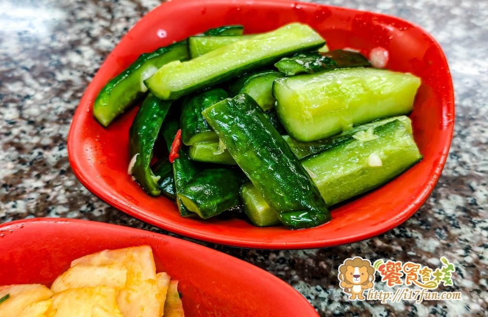 西安麵食館│高雄隱藏版麵店！傳說中的碗裡一條麵，獨特皮帶麵寬厚Q彈超有嚼勁，融合眷村與西北風味，多款經典麵食與小菜一次滿足