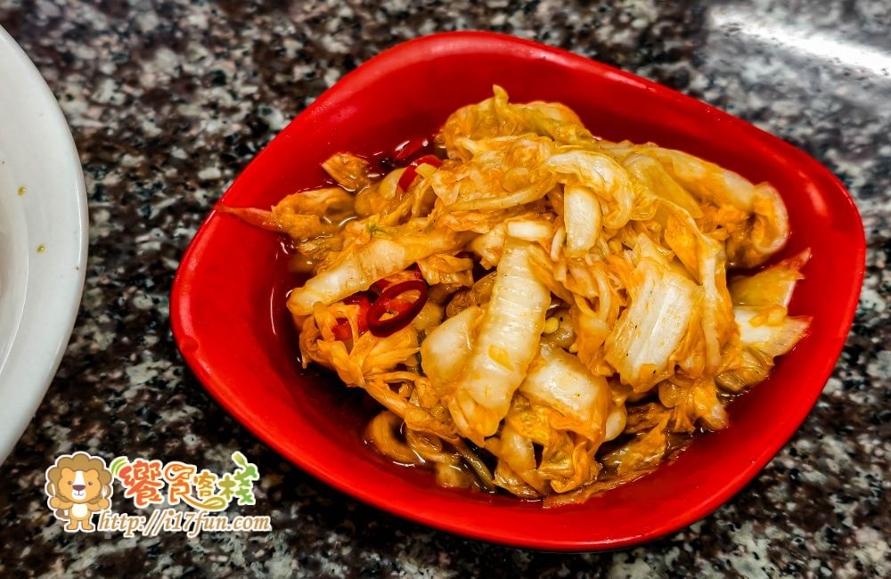 西安麵食館│高雄隱藏版麵店！傳說中的碗裡一條麵，獨特皮帶麵寬厚Q彈超有嚼勁，融合眷村與西北風味，多款經典麵食與小菜一次滿足