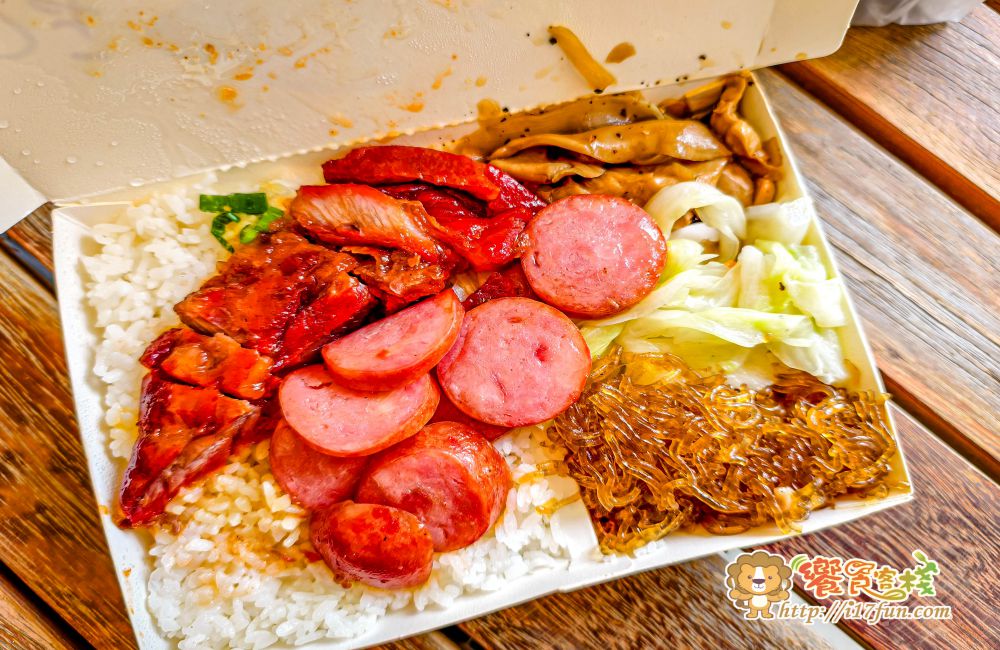 115港式燒臘│高雄隱藏版人氣燒臘店!每到用餐時間就大排長龍,配菜可自由搭配,是上班族與居民最愛的日常便當選擇 - 第11張圖 115港式燒臘│高雄隱藏版人氣燒臘店!每到用餐時間就大排長龍,配菜可自由搭配,是上班族與居民最愛的日常便當選擇
