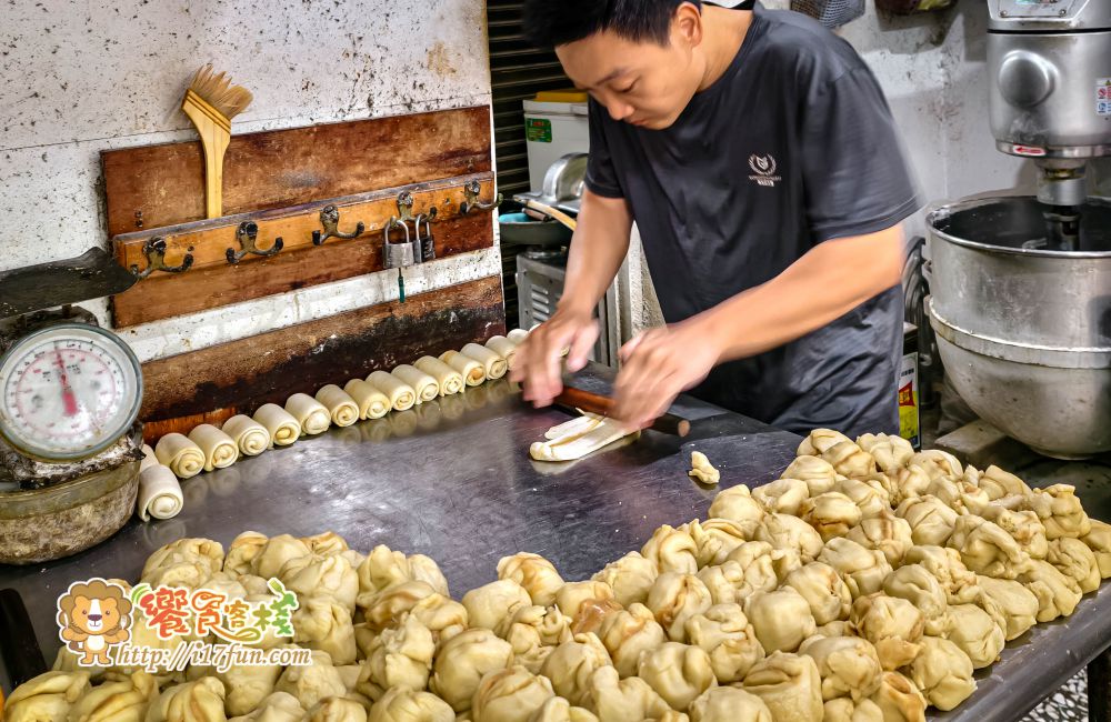 孟記早餐│高雄超過40年的眷村早餐！堅持手工現做與每日新鮮備料，餐點種類超過40種，鹹甜兼具又有飽足感，是在地人從小吃到大的經典早點代表。