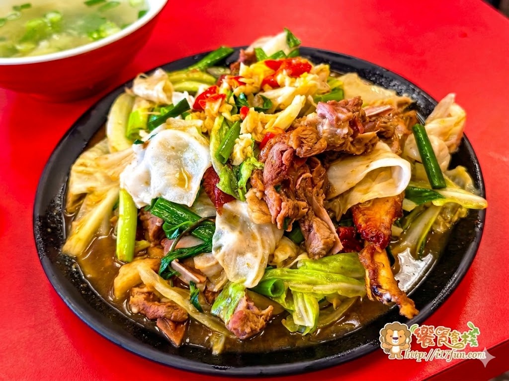 盧記烤鴨│高雄烤鴨老店！近40年人氣不減，一鴨三吃搭配熱炒炸物，內用外帶都方便還有專屬停車場