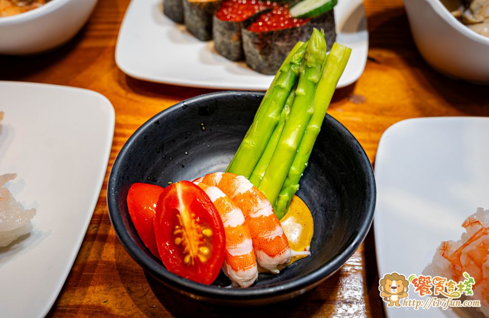 喜憨兒創作料理│高雄吃到飽推薦!近80道日式料理現點現做,握壽司、生魚片、烤物炸物到甜點無限享用,高CP值聚餐首選 - 第17張圖 喜憨兒創作料理│高雄吃到飽推薦!近80道日式料理現點現做,握壽司、生魚片、烤物炸物到甜點無限享用,高CP值聚餐首選