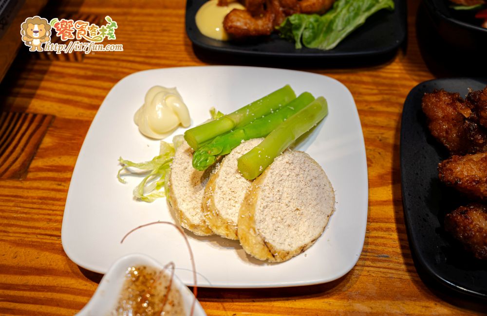 喜憨兒創作料理│高雄吃到飽推薦!近80道日式料理現點現做,握壽司、生魚片、烤物炸物到甜點無限享用,高CP值聚餐首選 - 第13張圖 喜憨兒創作料理│高雄吃到飽推薦!近80道日式料理現點現做,握壽司、生魚片、烤物炸物到甜點無限享用,高CP值聚餐首選