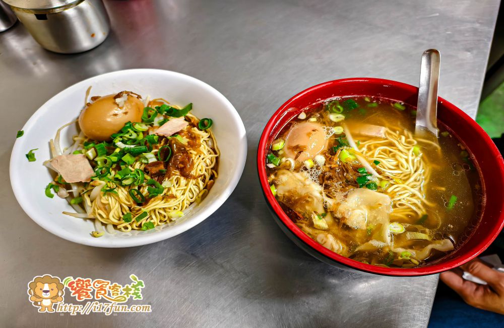 蘇家古早麵│高雄隱藏版麵店！低調藏在傳統市場裡，飄香超過70年，堅持柴燒與傳統做法，簡單一碗乾麵拌上豬油與滷汁，就讓不少在地人從小吃到大