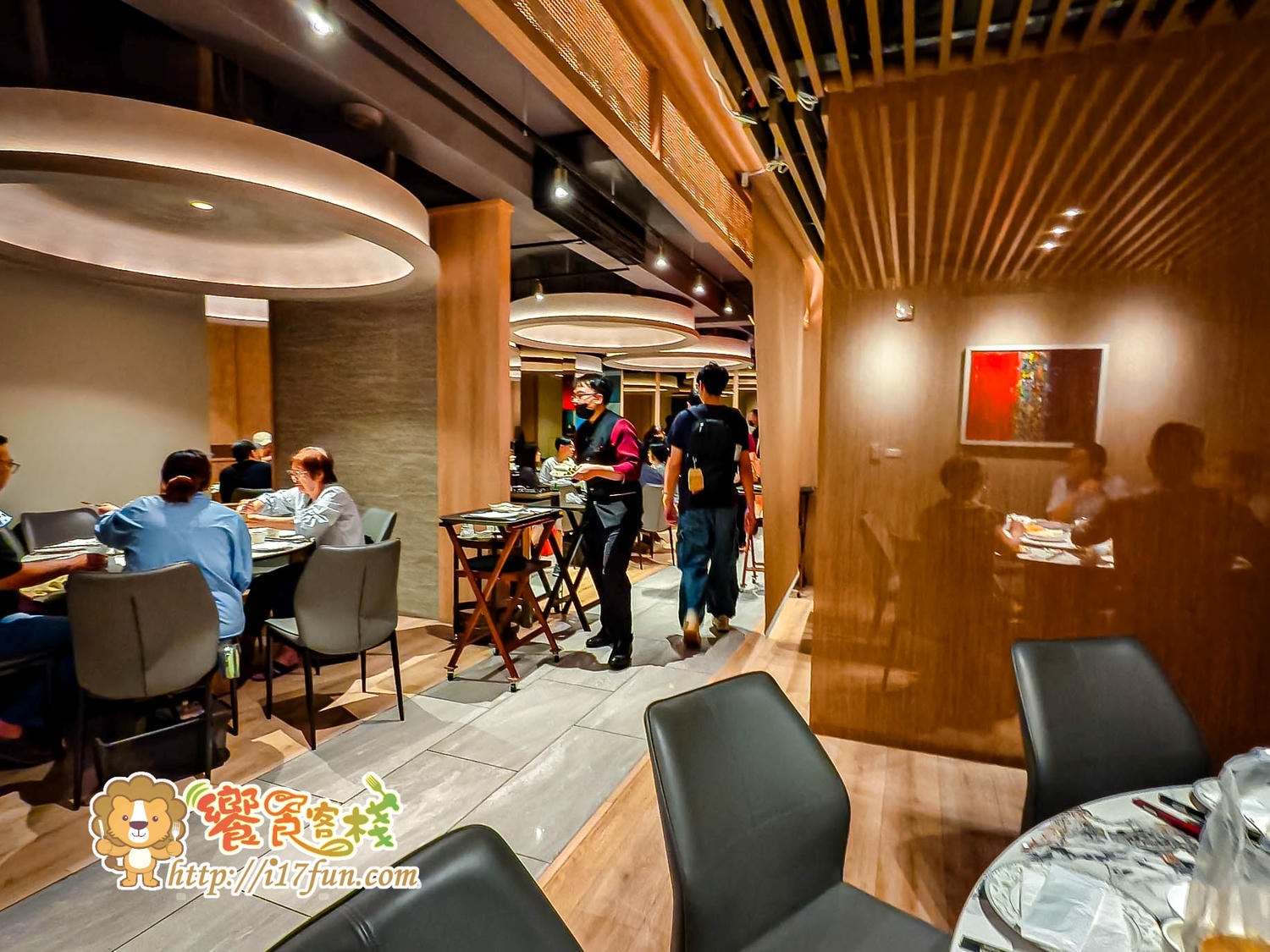 韻藏中餐廳│從明爐烤鴨到經典川菜與港點，五星飯店主廚領軍打造層次豐富、適合聚餐宴客的中式料理空間