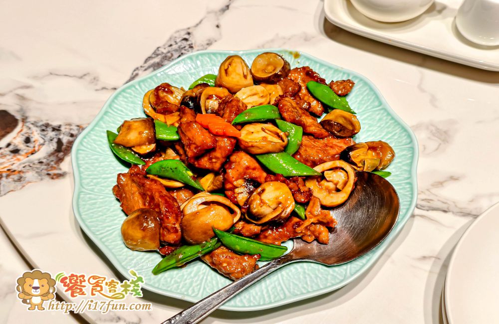 韻藏中餐廳│從明爐烤鴨到經典川菜與港點，五星飯店主廚領軍打造層次豐富、適合聚餐宴客的中式料理空間