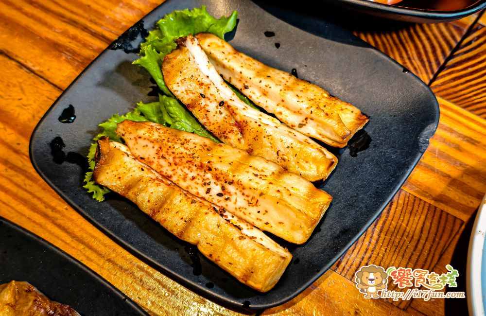 喜憨兒創作料理│高雄吃到飽推薦!近80道日式料理現點現做,握壽司、生魚片、烤物炸物到甜點無限享用,高CP值聚餐首選 - 第24張圖 喜憨兒創作料理│高雄吃到飽推薦!近80道日式料理現點現做,握壽司、生魚片、烤物炸物到甜點無限享用,高CP值聚餐首選