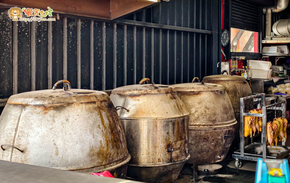 盧記烤鴨│高雄烤鴨老店！近40年人氣不減，一鴨三吃搭配熱炒炸物，內用外帶都方便還有專屬停車場