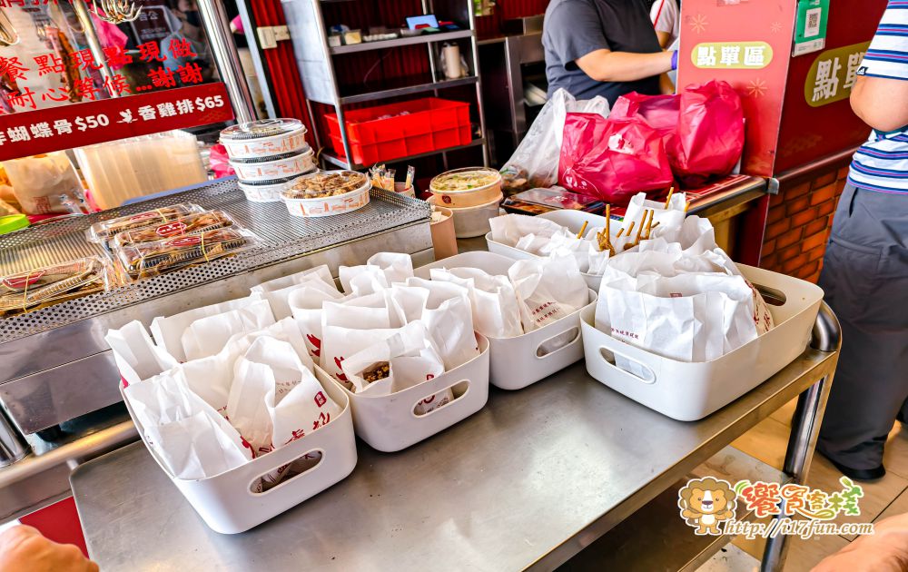 盧記烤鴨│高雄烤鴨老店！近40年人氣不減，一鴨三吃搭配熱炒炸物，內用外帶都方便還有專屬停車場