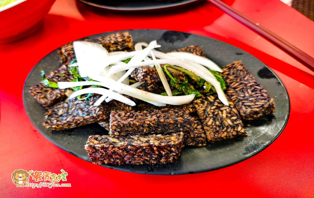 盧記烤鴨│高雄烤鴨老店！近40年人氣不減，一鴨三吃搭配熱炒炸物，內用外帶都方便還有專屬停車場