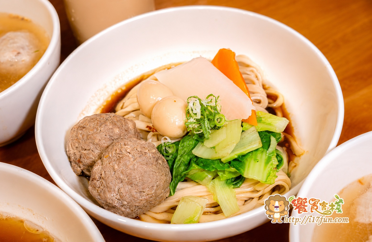 美貴麵店│高雄深夜食堂新選擇！藏身住宅區的文青復古麵館，用心食材打造與眾不同的古早味，讓人一吃成主顧~