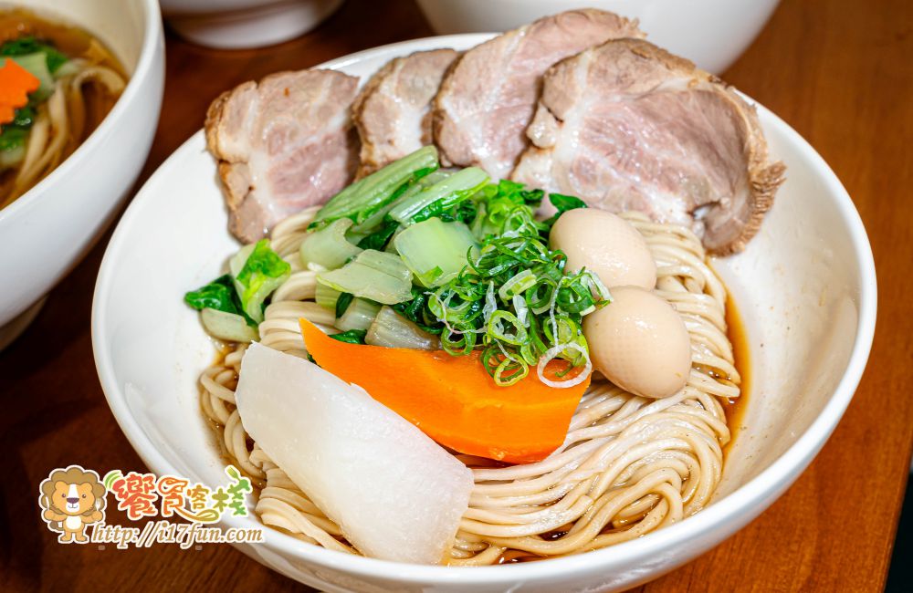 美貴麵店│高雄深夜食堂新選擇！藏身住宅區的文青復古麵館，用心食材打造與眾不同的古早味，讓人一吃成主顧~