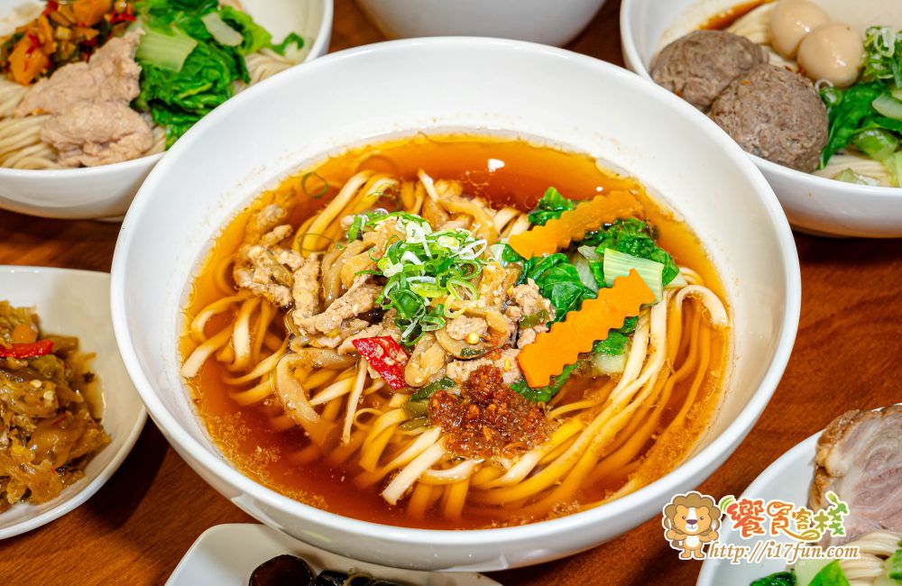 美貴麵店│高雄深夜食堂新選擇！藏身住宅區的文青復古麵館，用心食材打造與眾不同的古早味，讓人一吃成主顧~