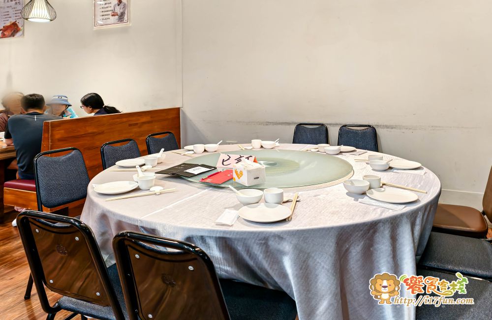 黎家粵菜港點餐廳│高雄粵菜港點餐廳推薦，結合經典港式飲茶與功夫粵菜料理，從片鴨四吃、手工燒賣到熱炒與甜品皆展現細緻火候與食材講究，是家庭聚餐與宴客的理想選擇