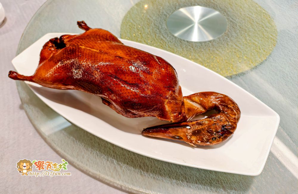 黎家粵菜港點餐廳│高雄粵菜港點餐廳推薦，結合經典港式飲茶與功夫粵菜料理，從片鴨四吃、手工燒賣到熱炒與甜品皆展現細緻火候與食材講究，是家庭聚餐與宴客的理想選擇